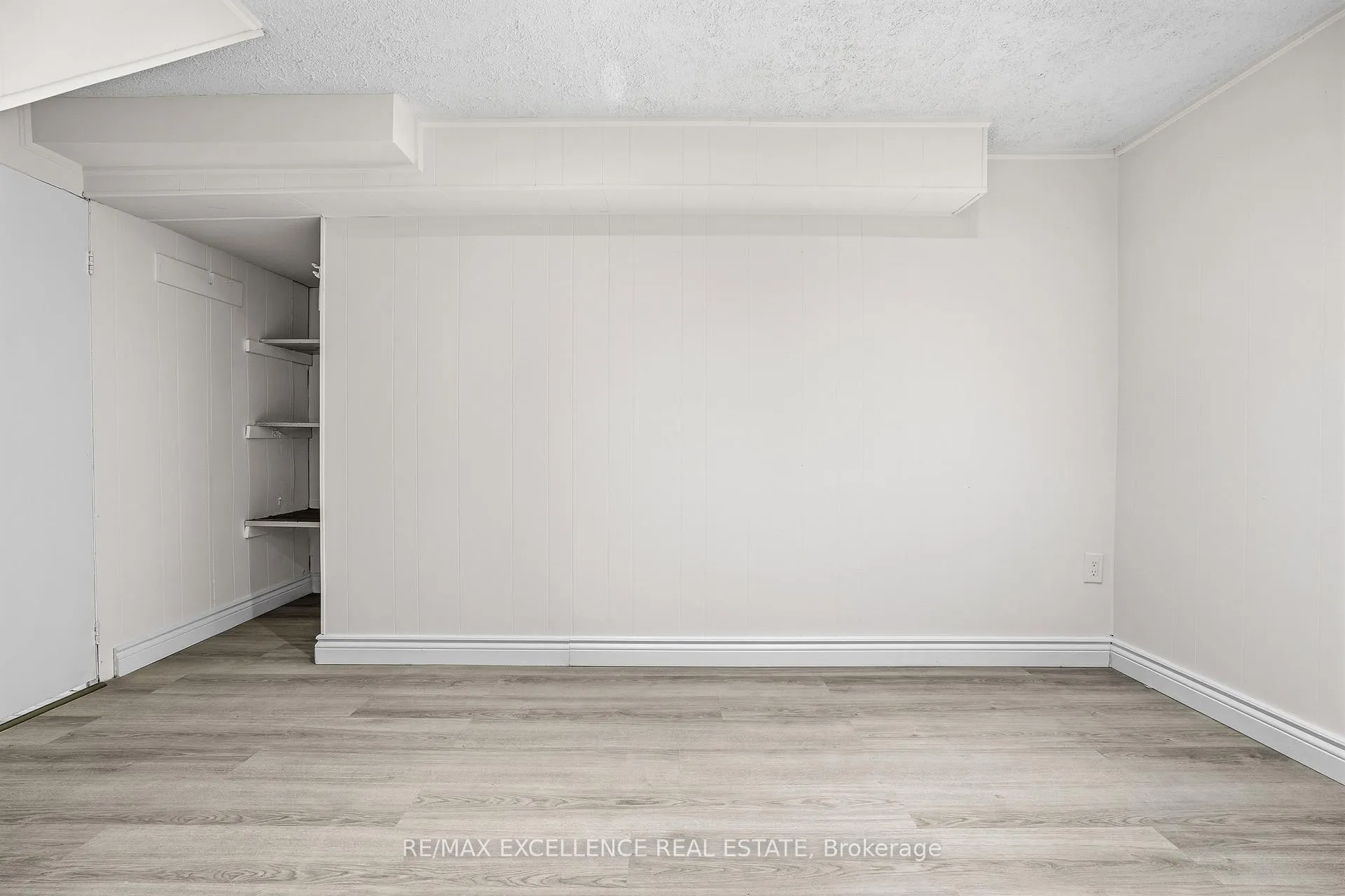 Photo 33 of 45 Stevenson Road N, Oshawa, McLaughlin — HOMEH