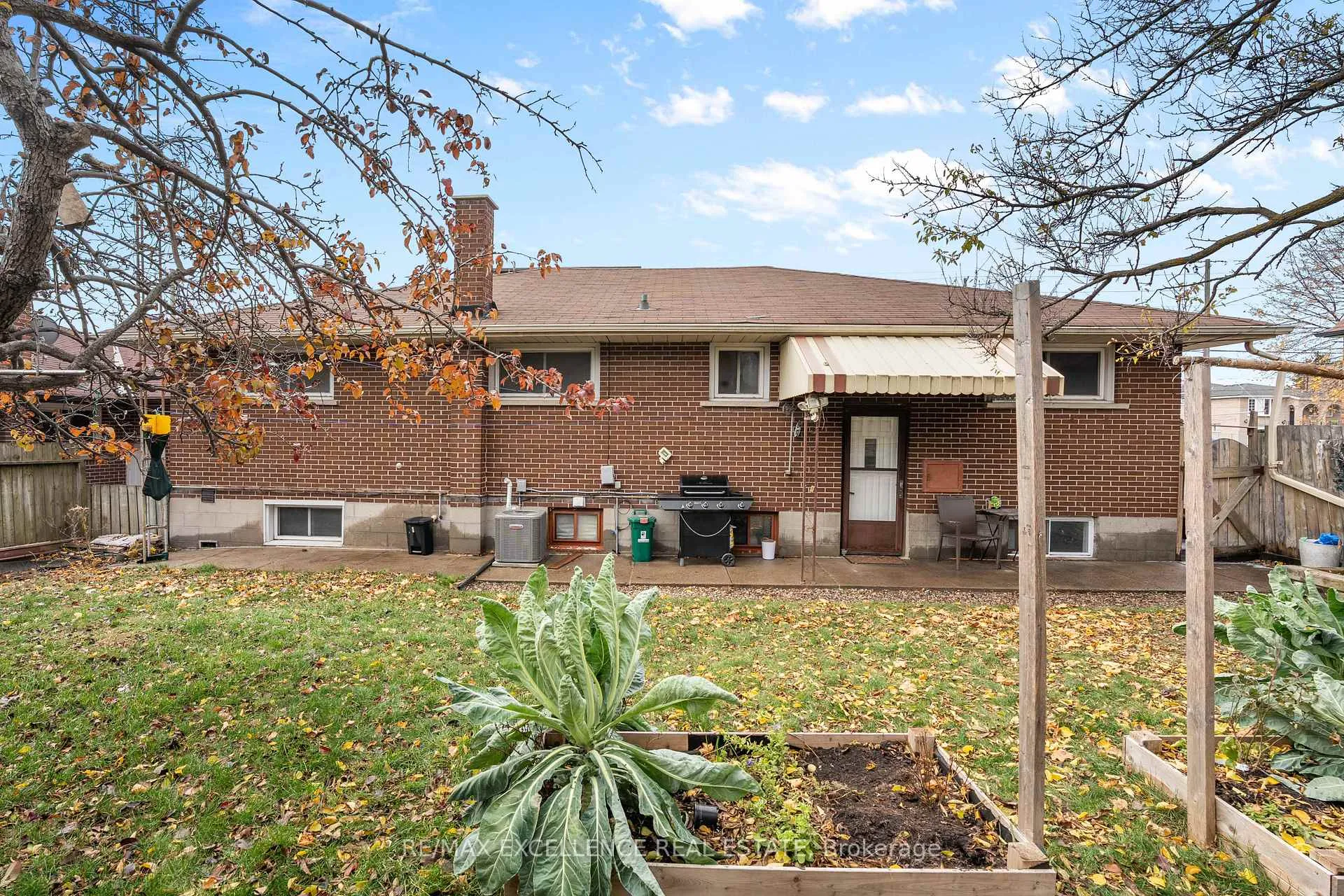 Photo 38 of 45 Stevenson Road N, Oshawa, McLaughlin — HOMEH