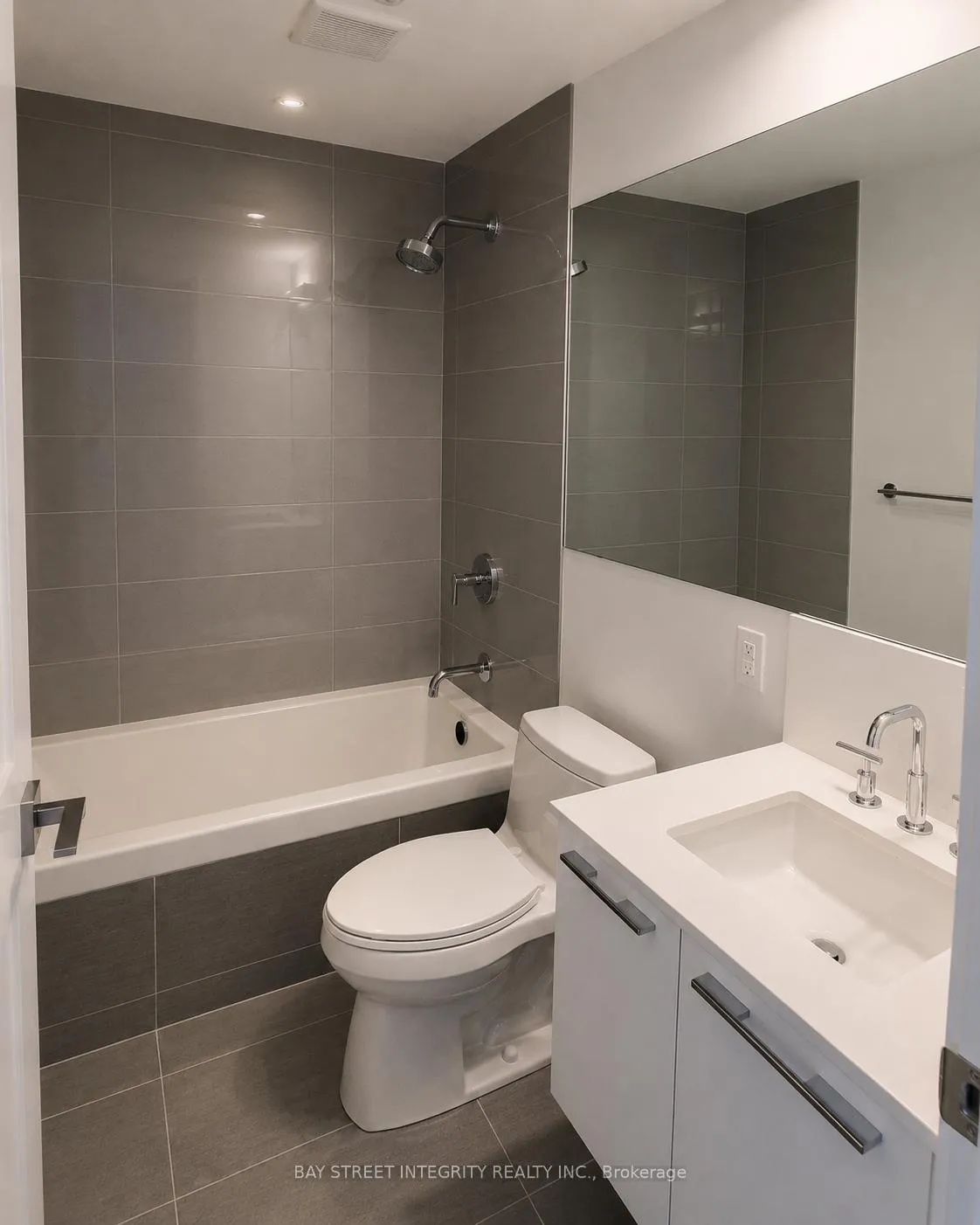 Photo 4 of Unit 3202, 50 Charles Street E, Toronto, Church-Yonge Corridor — HOMEH