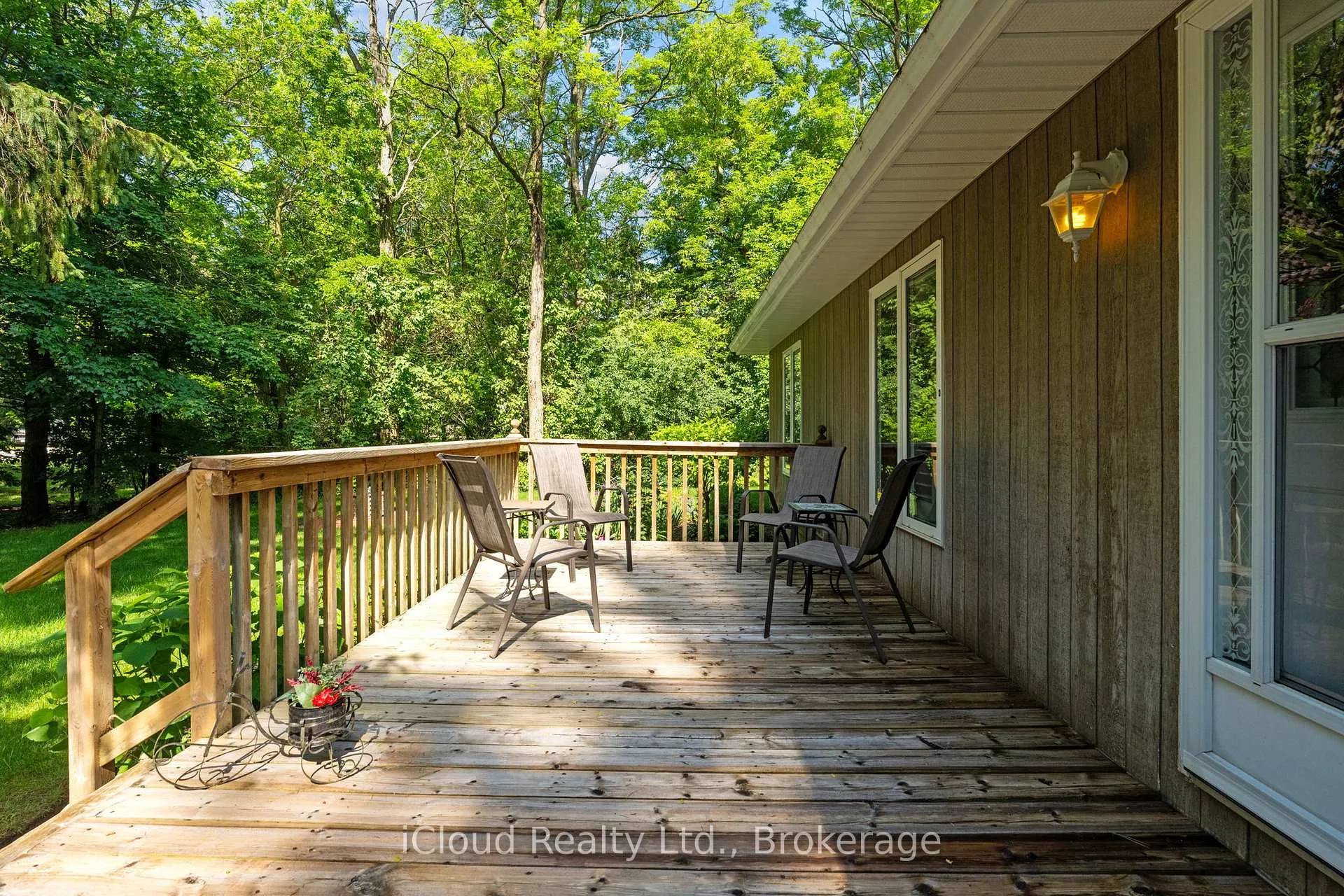 Photo 3 of 20 Mactavesh Crescent, Bluewater, Bayfield — HOMEH