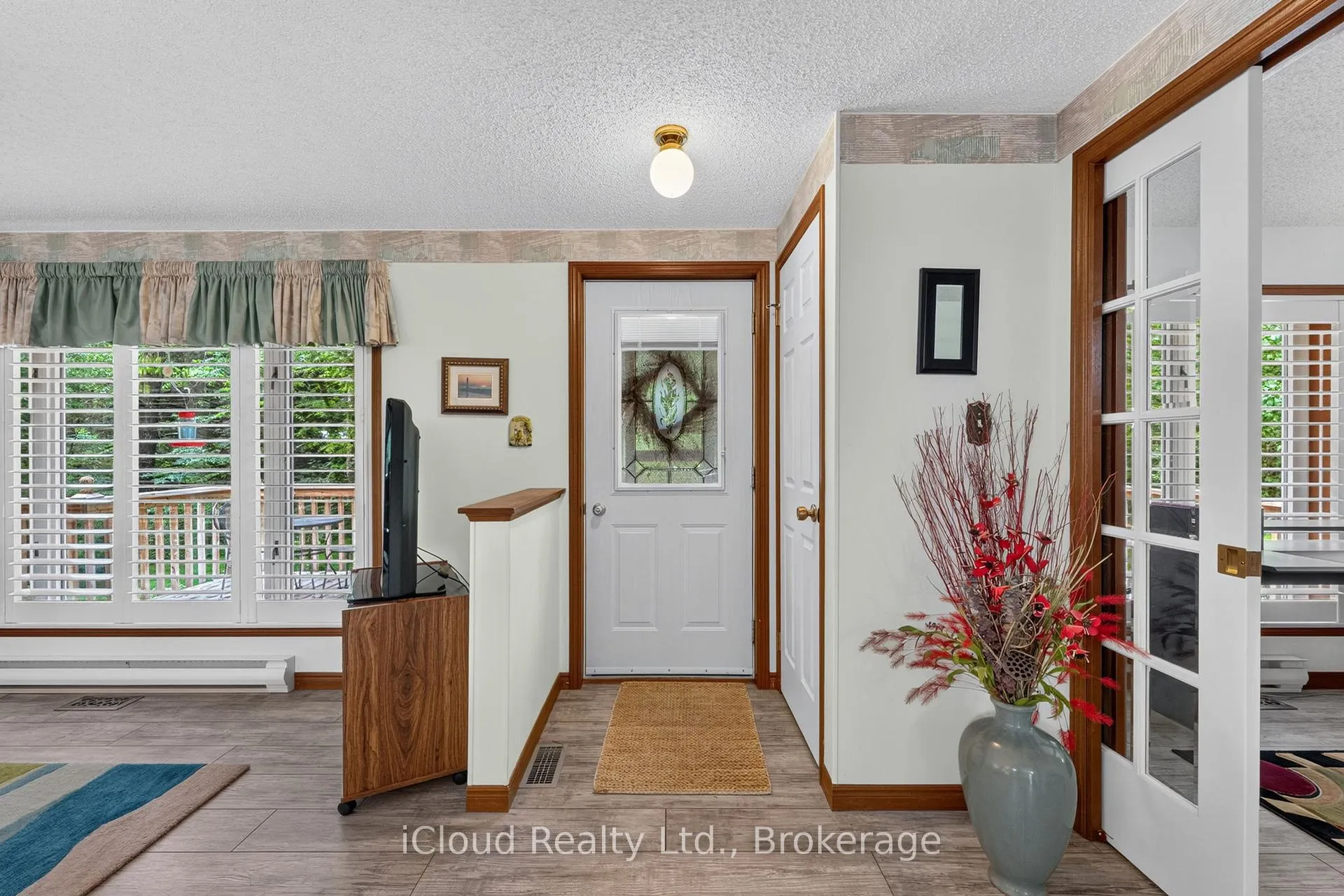 Photo 4 of 20 Mactavesh Crescent, Bluewater, Bayfield — HOMEH