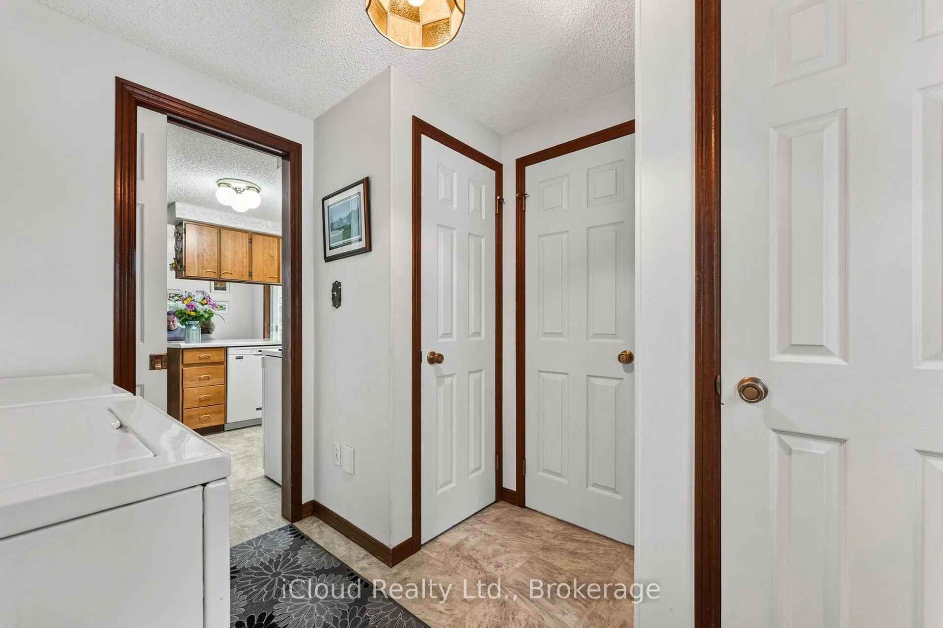 Photo 14 of 20 Mactavesh Crescent, Bluewater, Bayfield — HOMEH