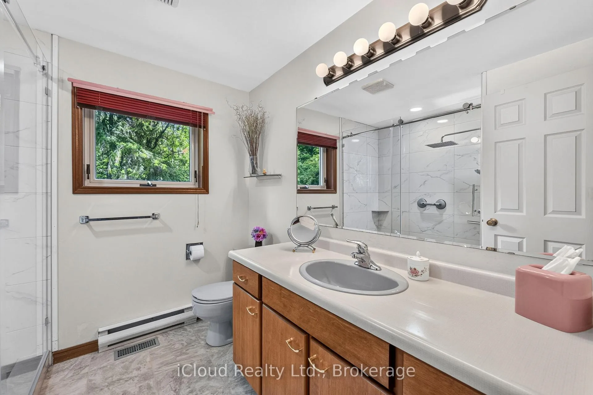 Photo 17 of 20 Mactavesh Crescent, Bluewater, Bayfield — HOMEH