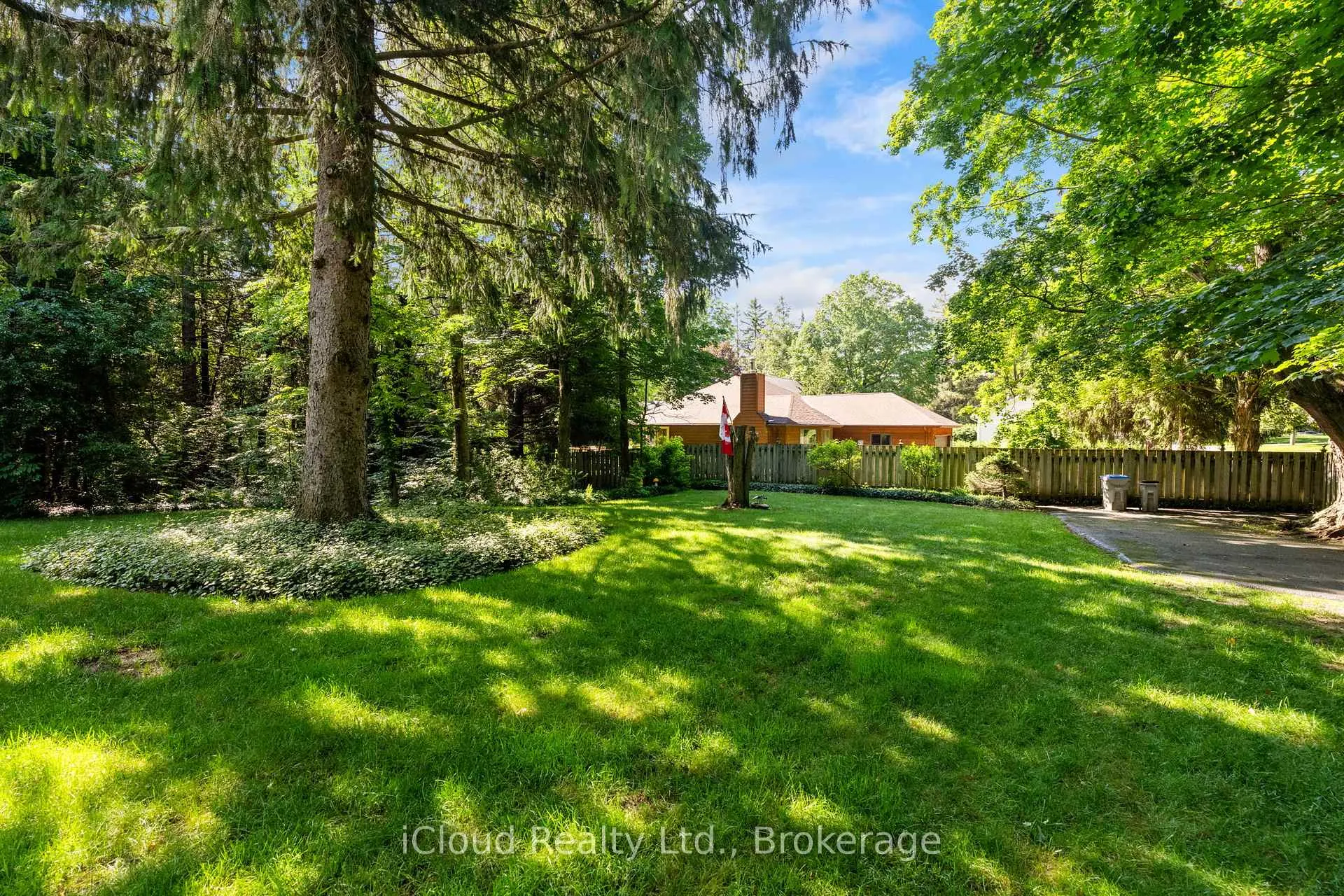 Photo 25 of 20 Mactavesh Crescent, Bluewater, Bayfield — HOMEH