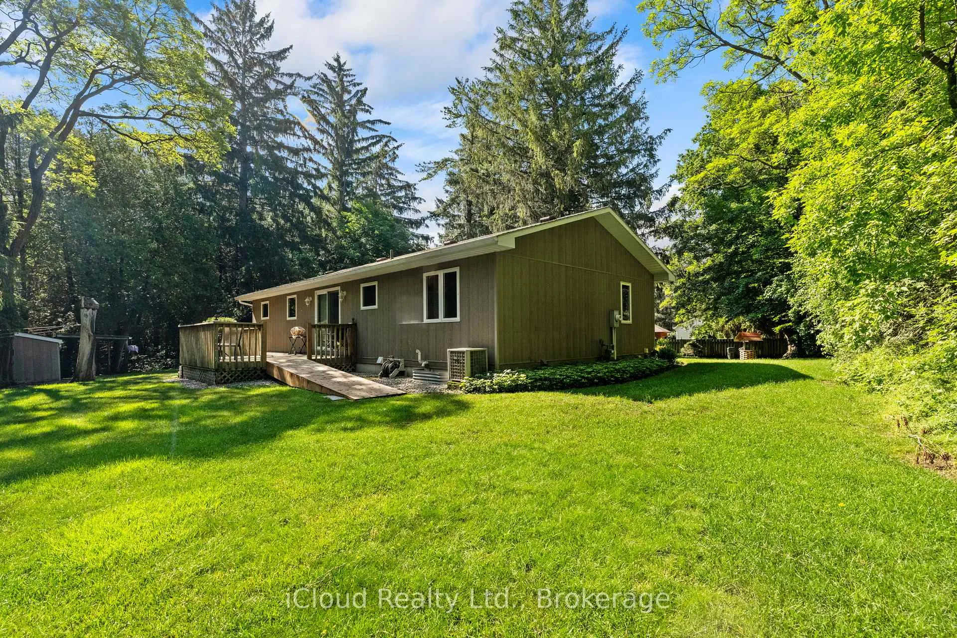 Photo 29 of 20 Mactavesh Crescent, Bluewater, Bayfield — HOMEH