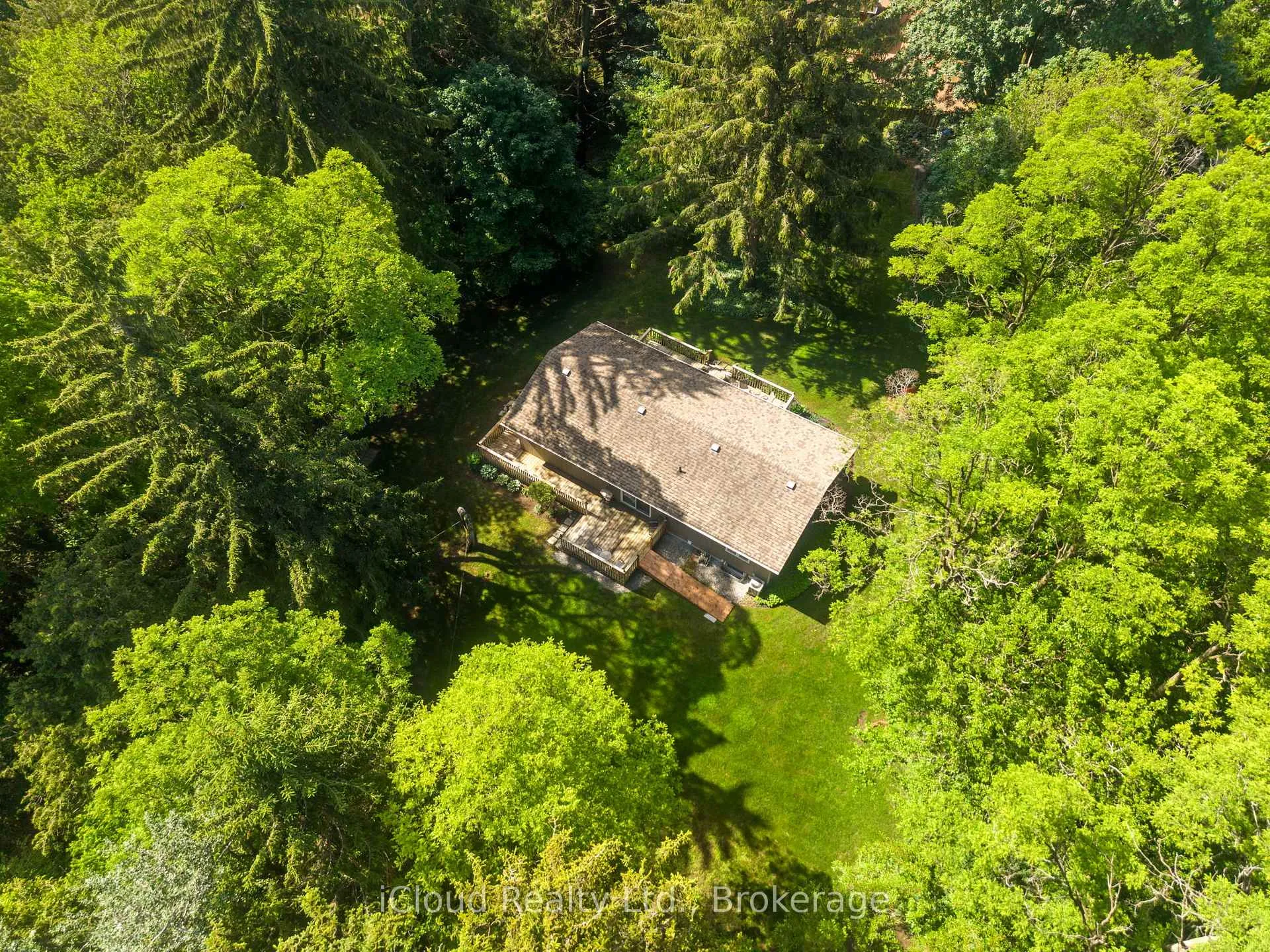Photo 39 of 20 Mactavesh Crescent, Bluewater, Bayfield — HOMEH