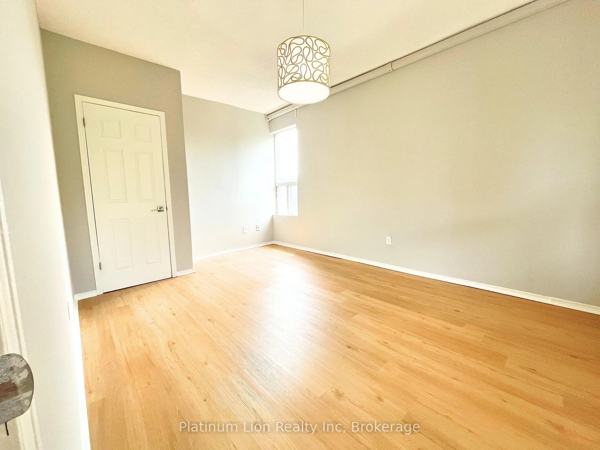 Photo 10 of Unit 8, 121 Park Street S, Hamilton, Durand — HOMEH
