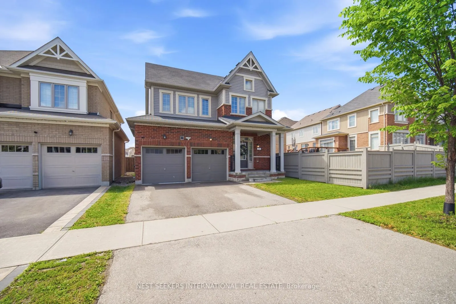 Photo 2 of 35 Pridham Place, New Tecumseth, Tottenham — HOMEH