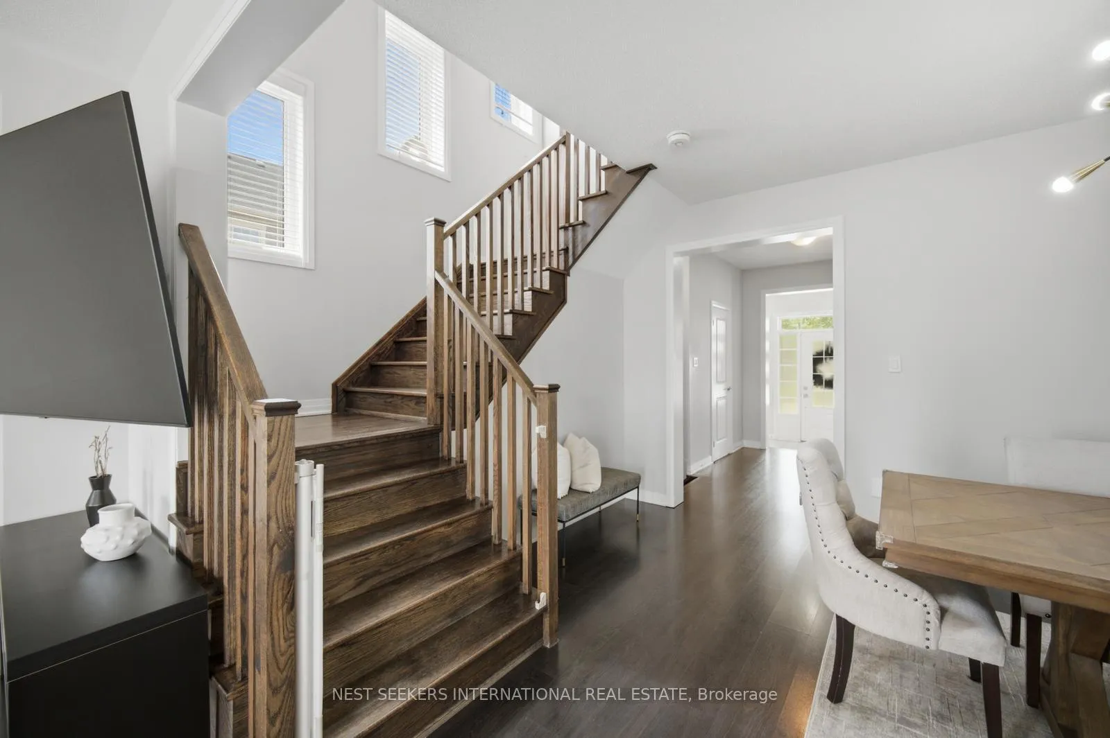 Photo 5 of 35 Pridham Place, New Tecumseth, Tottenham — HOMEH
