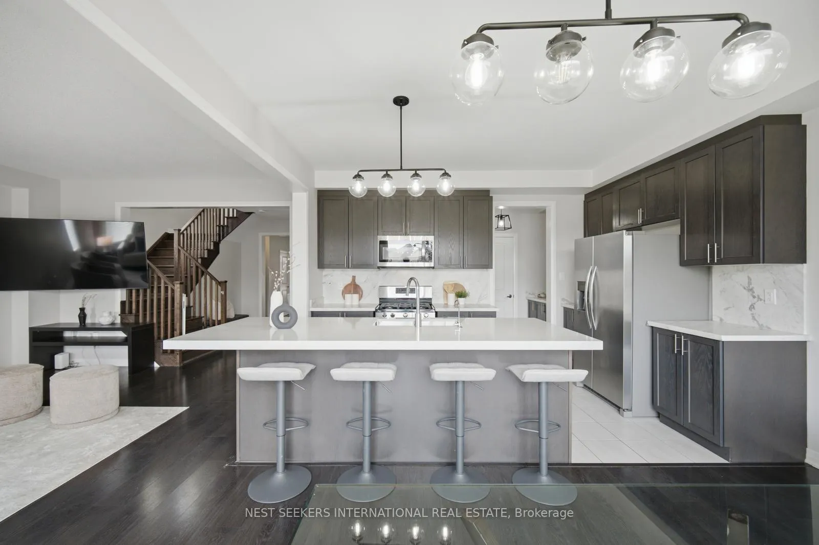 Photo 9 of 35 Pridham Place, New Tecumseth, Tottenham — HOMEH