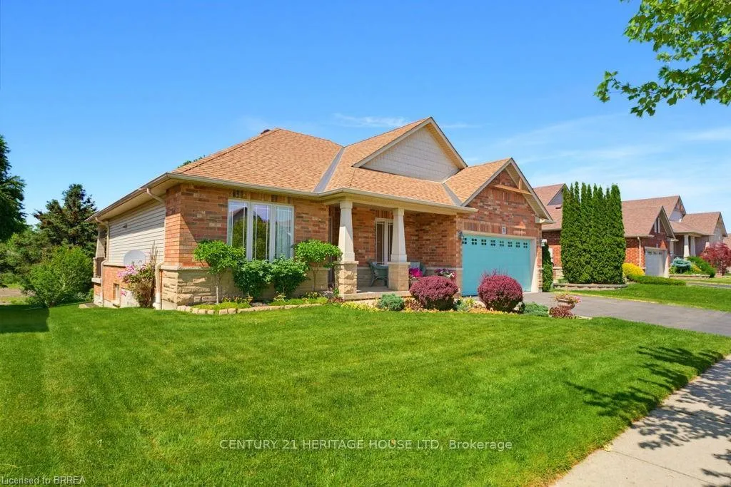 Photo 2 of 30 Cobblestone Drive, Brant, Paris — HOMEH