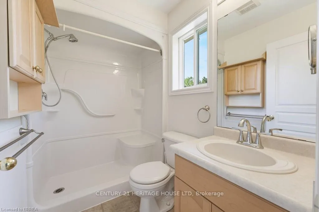 Photo 21 of 30 Cobblestone Drive, Brant, Paris — HOMEH