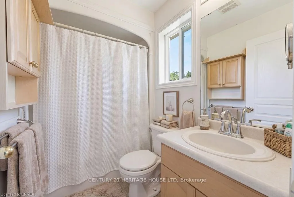 Photo 22 of 30 Cobblestone Drive, Brant, Paris — HOMEH