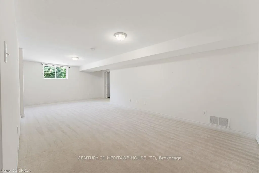 Photo 29 of 30 Cobblestone Drive, Brant, Paris — HOMEH