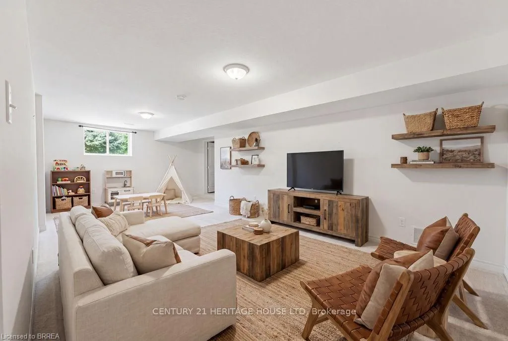 Photo 30 of 30 Cobblestone Drive, Brant, Paris — HOMEH