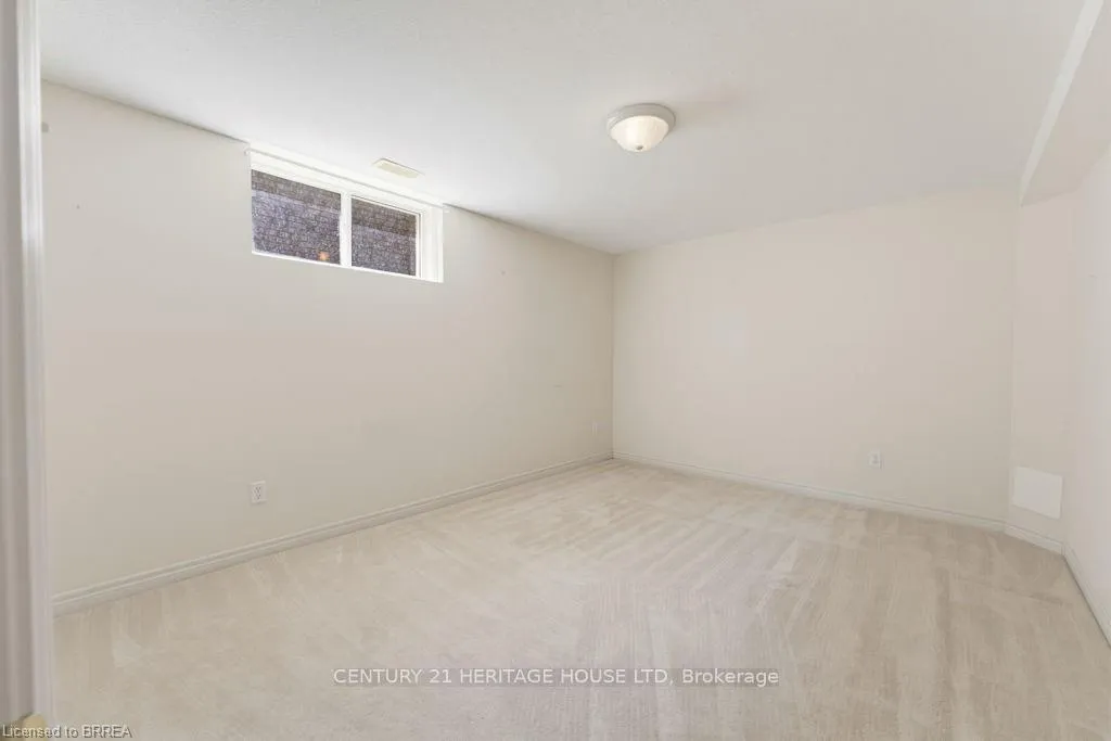 Photo 31 of 30 Cobblestone Drive, Brant, Paris — HOMEH