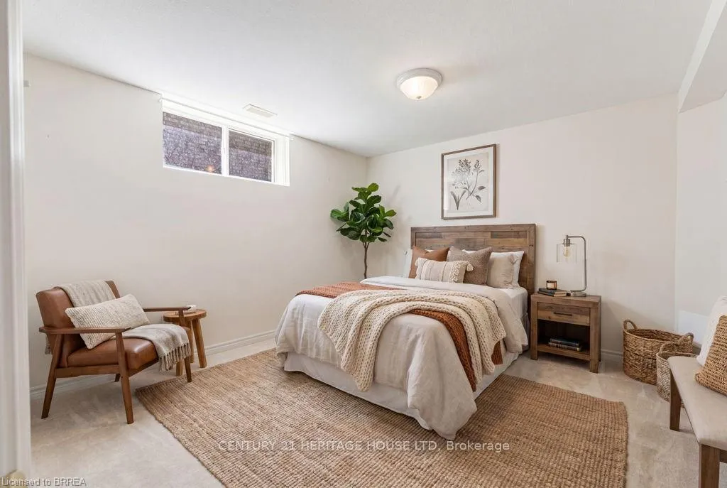 Photo 32 of 30 Cobblestone Drive, Brant, Paris — HOMEH