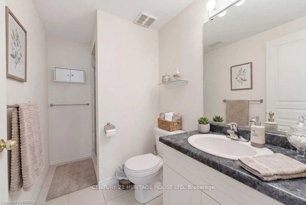 Photo 34 of 30 Cobblestone Drive, Brant, Paris — HOMEH
