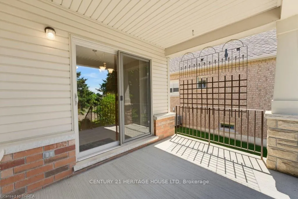Photo 41 of 30 Cobblestone Drive, Brant, Paris — HOMEH