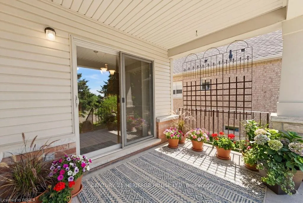Photo 42 of 30 Cobblestone Drive, Brant, Paris — HOMEH