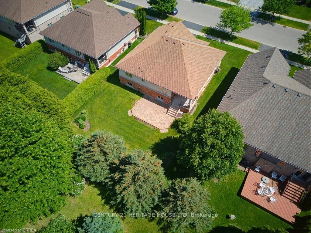 Photo 47 of 30 Cobblestone Drive, Brant, Paris — HOMEH