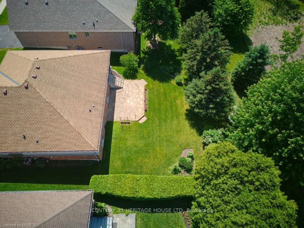 Photo 49 of 30 Cobblestone Drive, Brant, Paris — HOMEH