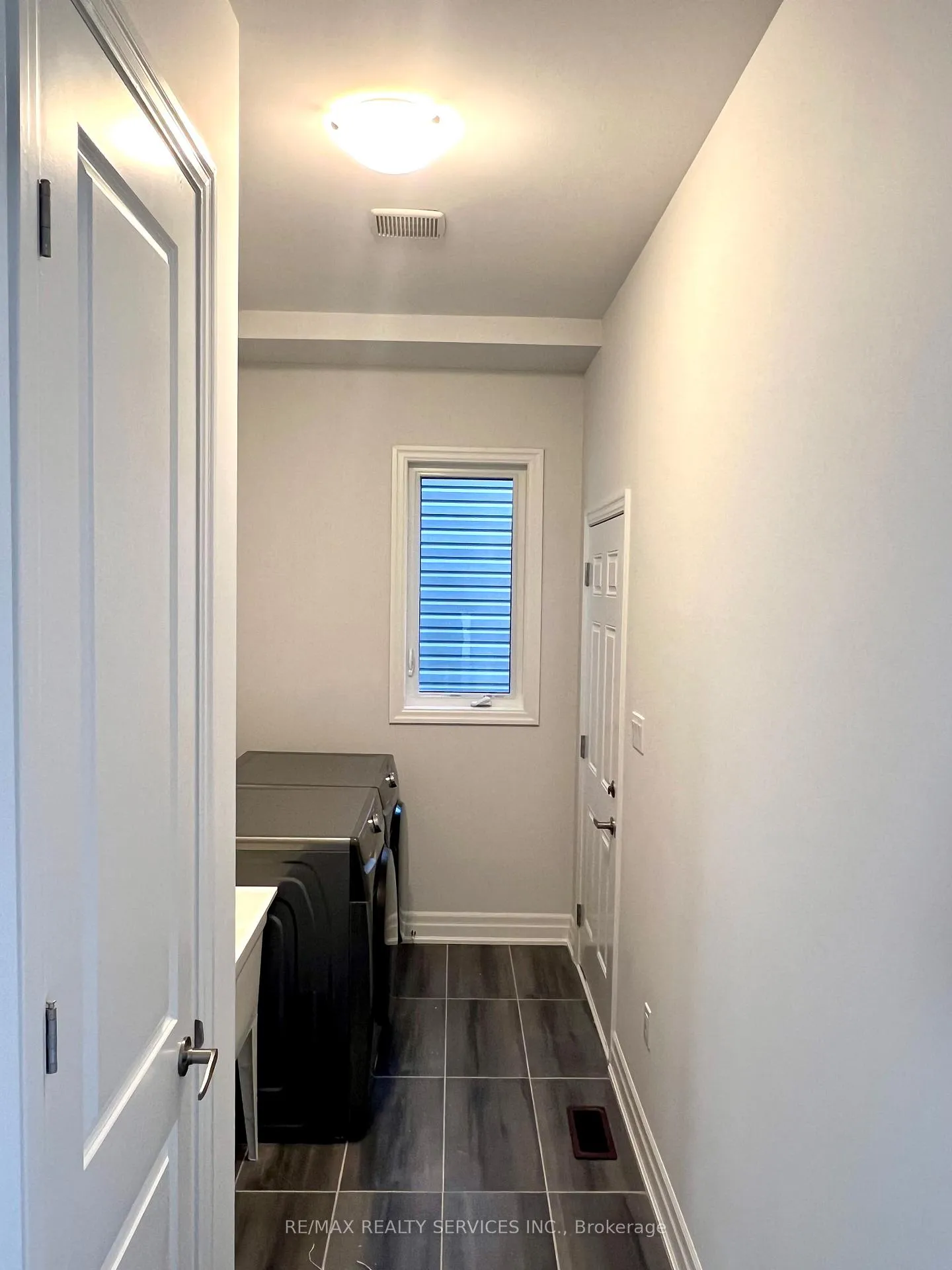 Photo 9 of 156 Union Boulevard, Wasaga Beach — HOMEH