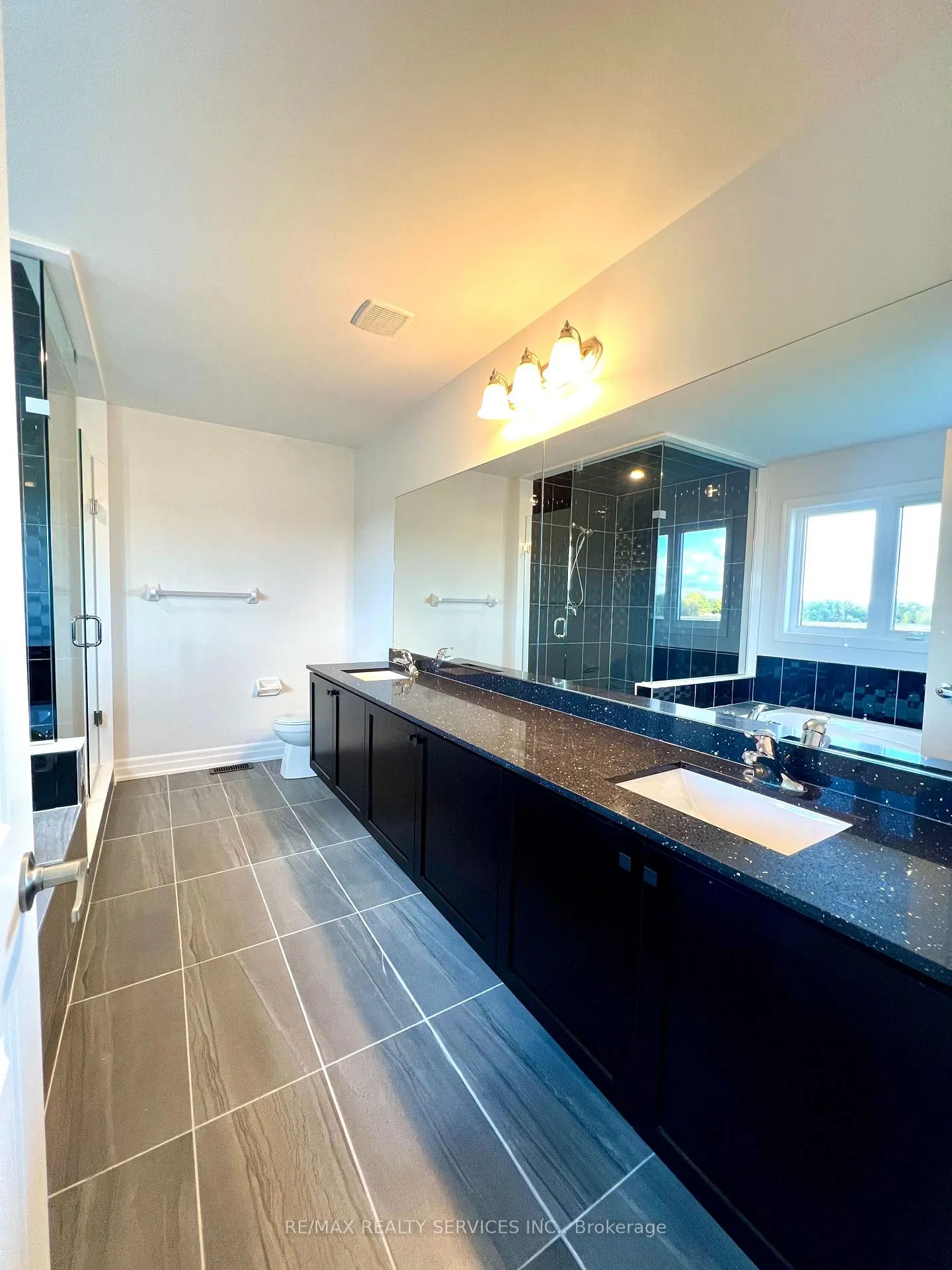 Photo 12 of 156 Union Boulevard, Wasaga Beach — HOMEH