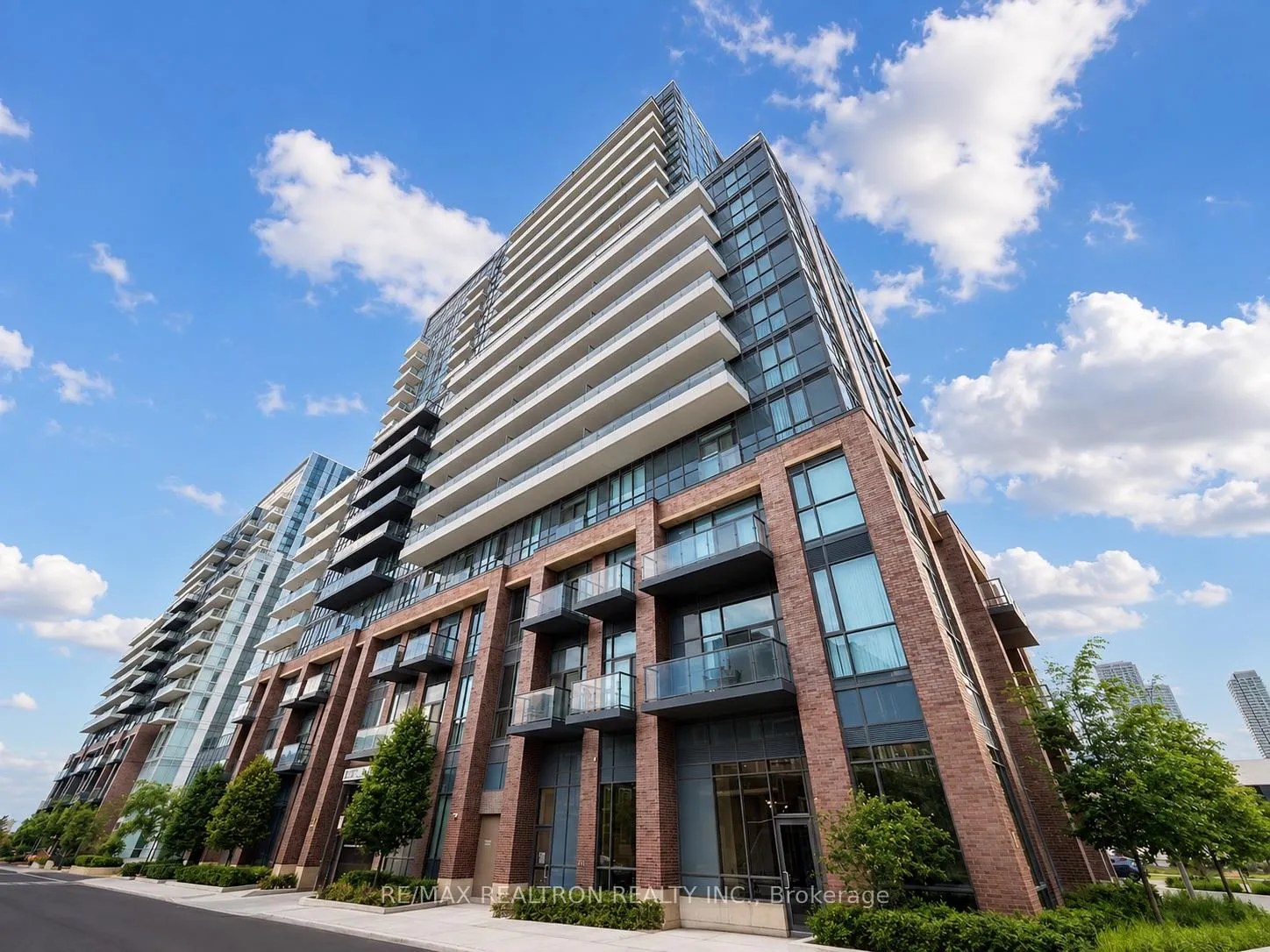 Front of Unit 1611, 38 Honeycrisp Crescent
