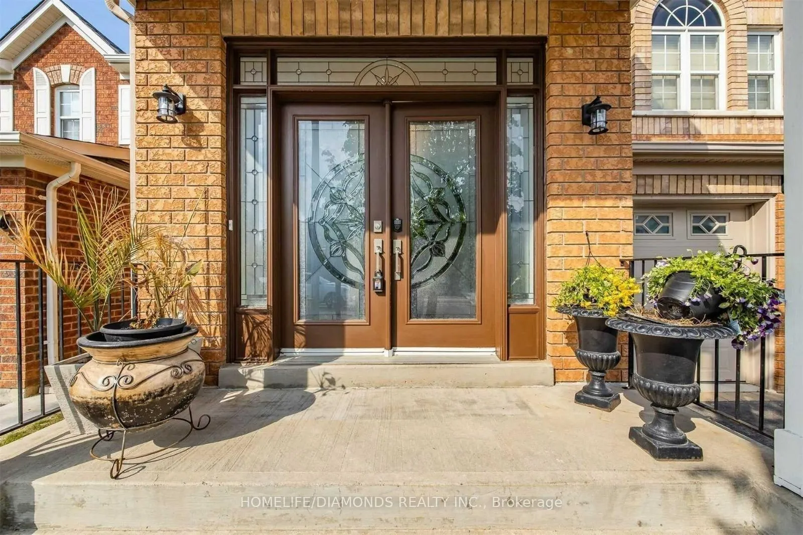 Photo 3 of 7 Clovercrest Drive, Brampton, Fletcher's Meadow — HOMEH