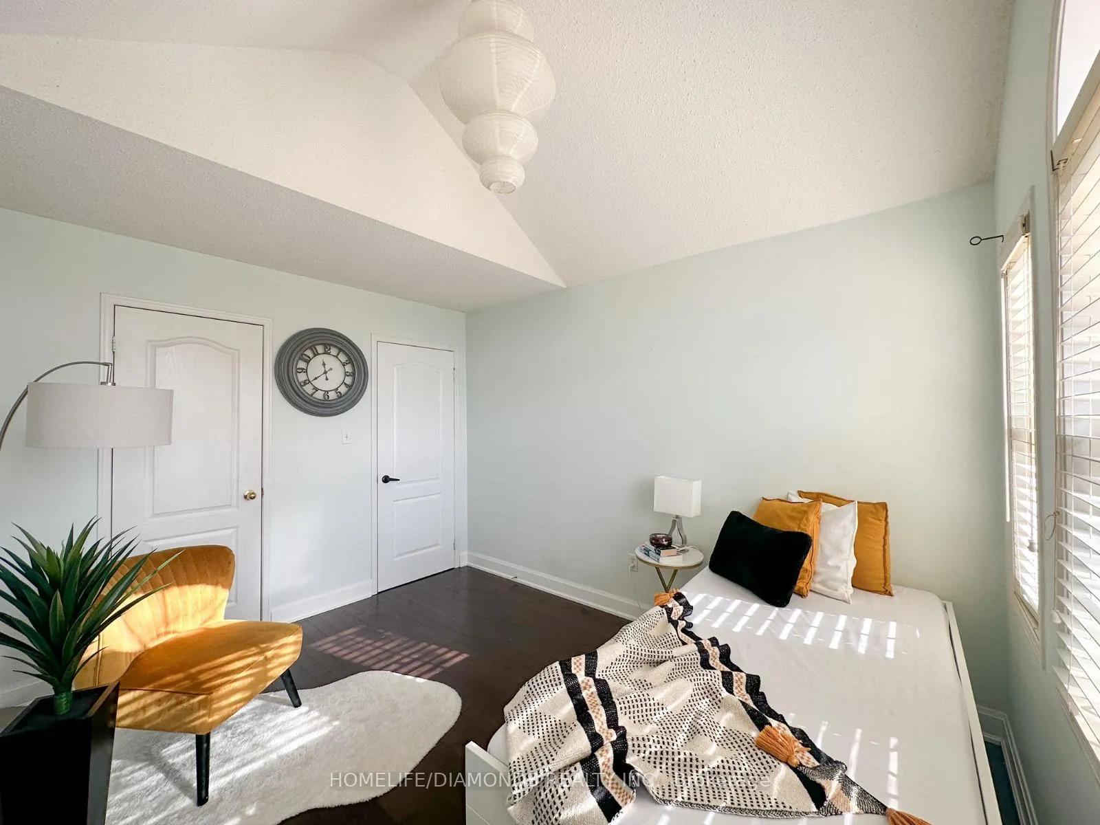Photo 23 of 7 Clovercrest Drive, Brampton, Fletcher's Meadow — HOMEH