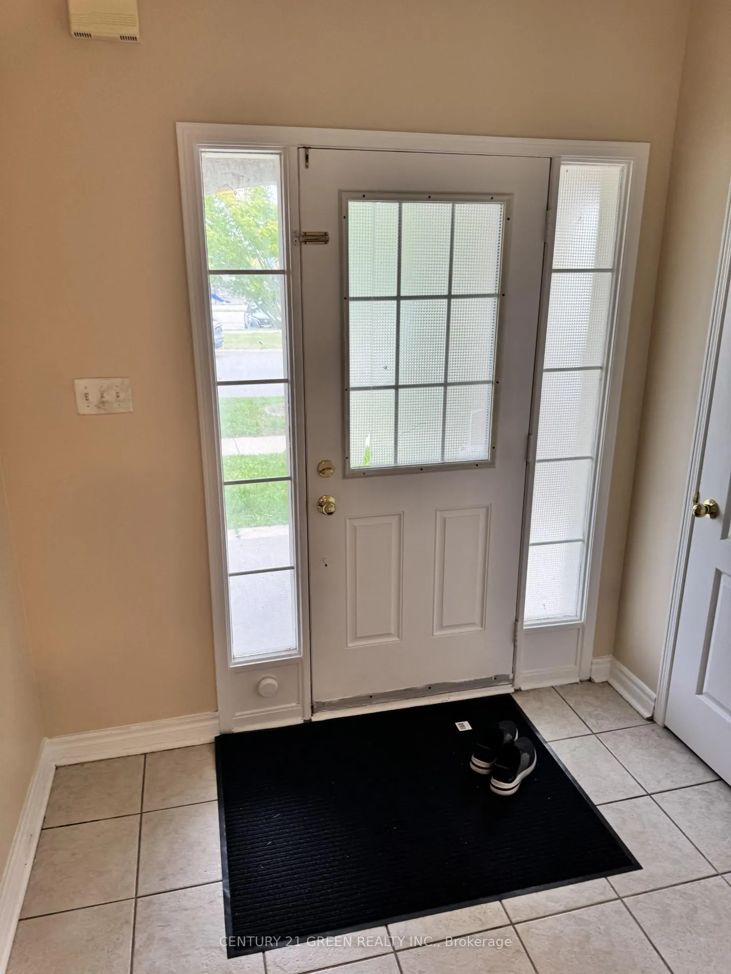 Photo 2 of Unit Upper, 474 Denyes Way, Milton, Clarke — HOMEH