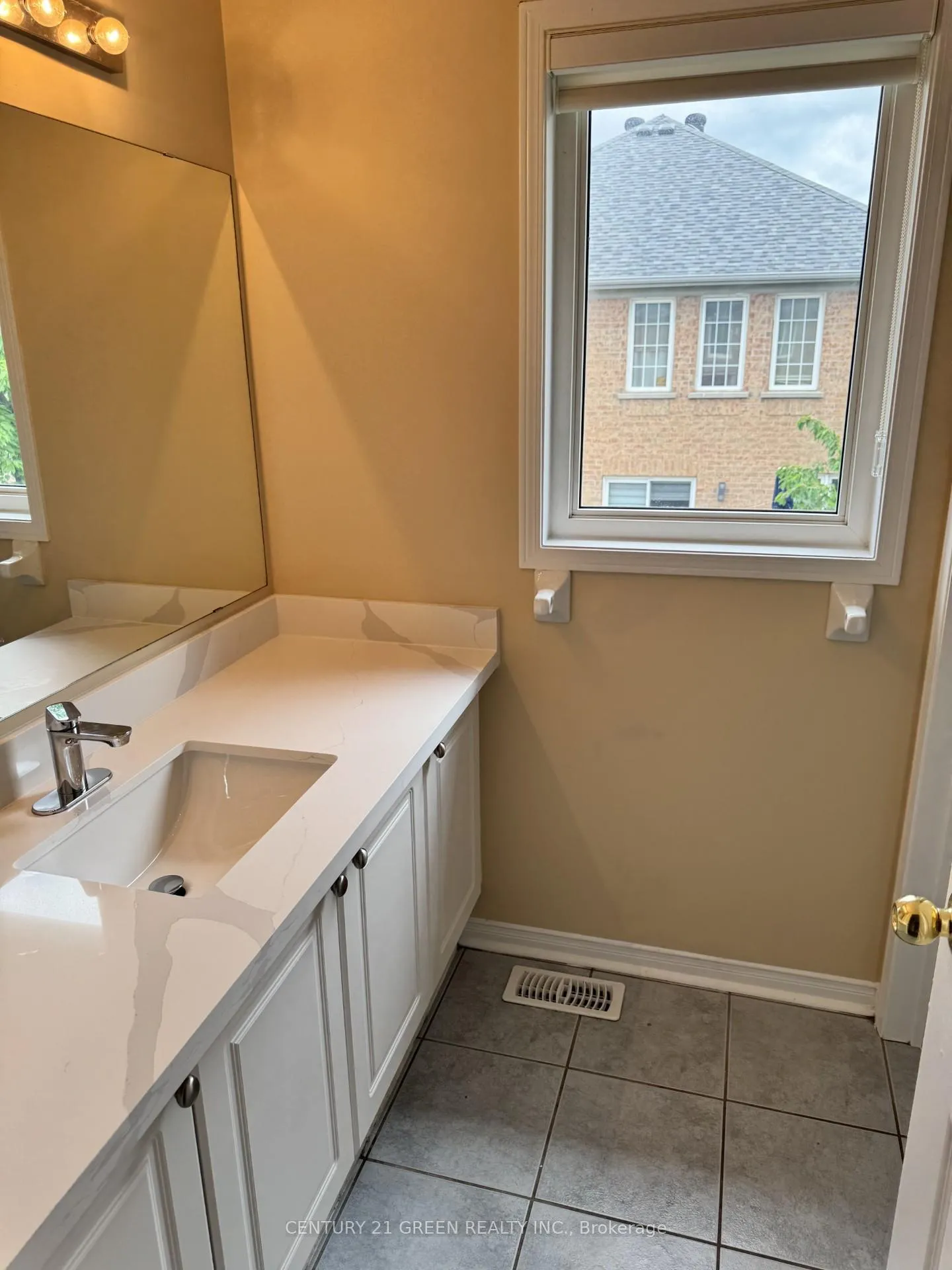 Photo 12 of Unit Upper, 474 Denyes Way, Milton, Clarke — HOMEH