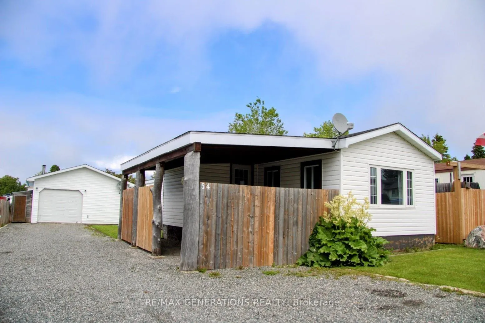 Photo 1 of 54 Jackson Crescent, Marathon — HOMEH