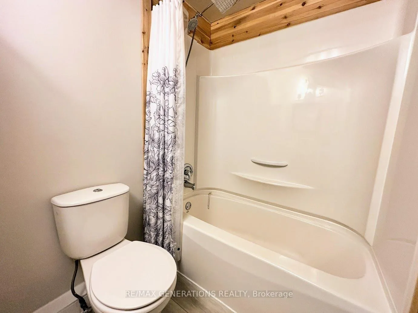 Photo 20 of 54 Jackson Crescent, Marathon — HOMEH
