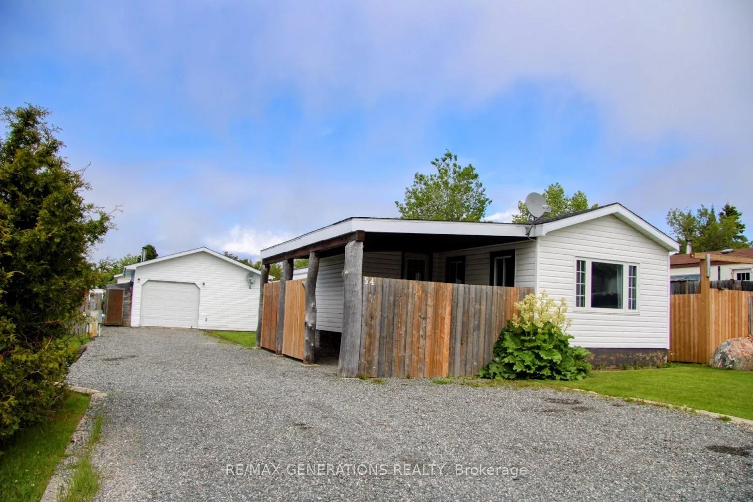 Photo 23 of 54 Jackson Crescent, Marathon — HOMEH