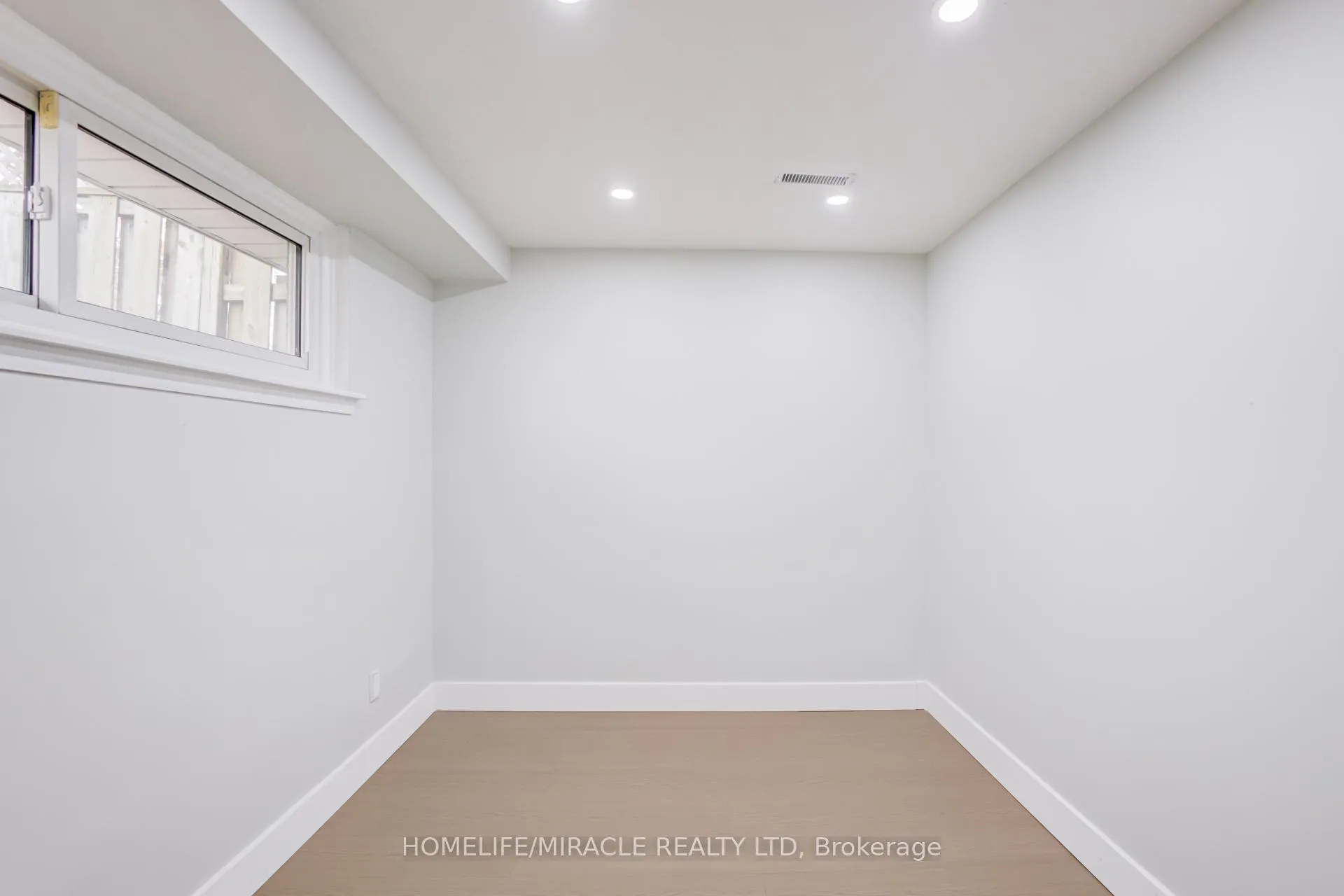Photo 34 of 122 Ormond Drive, Oshawa, Samac — HOMEH