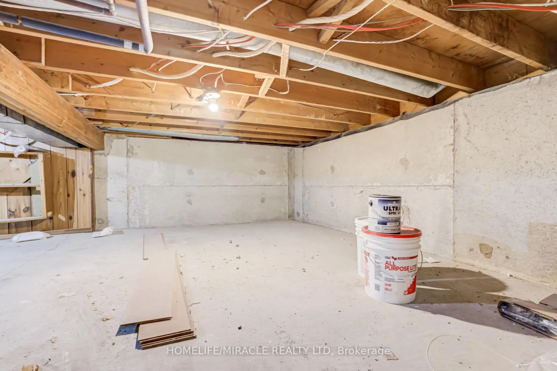Photo 39 of 122 Ormond Drive, Oshawa, Samac — HOMEH