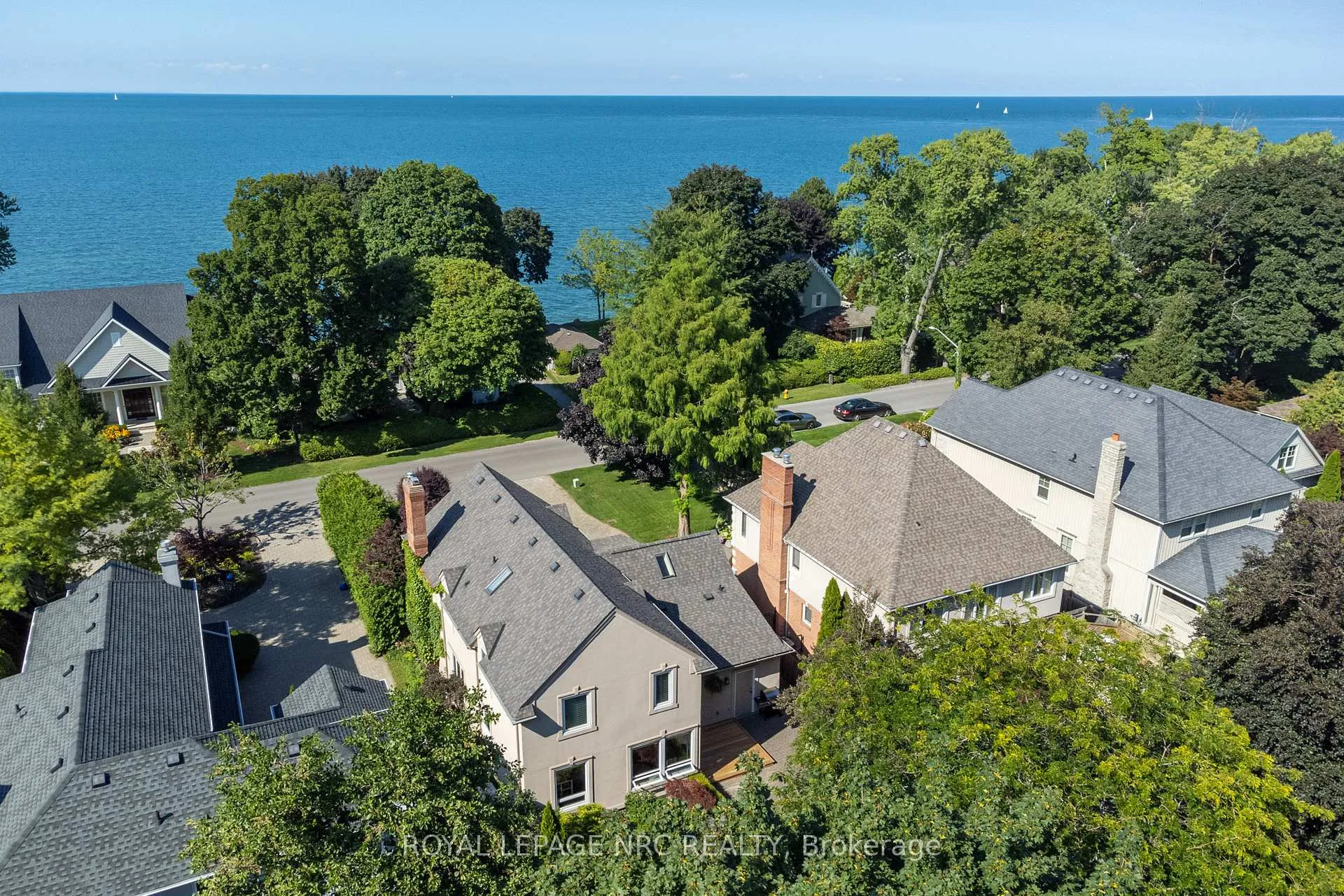 Photo of 328 Niagara Boulevard