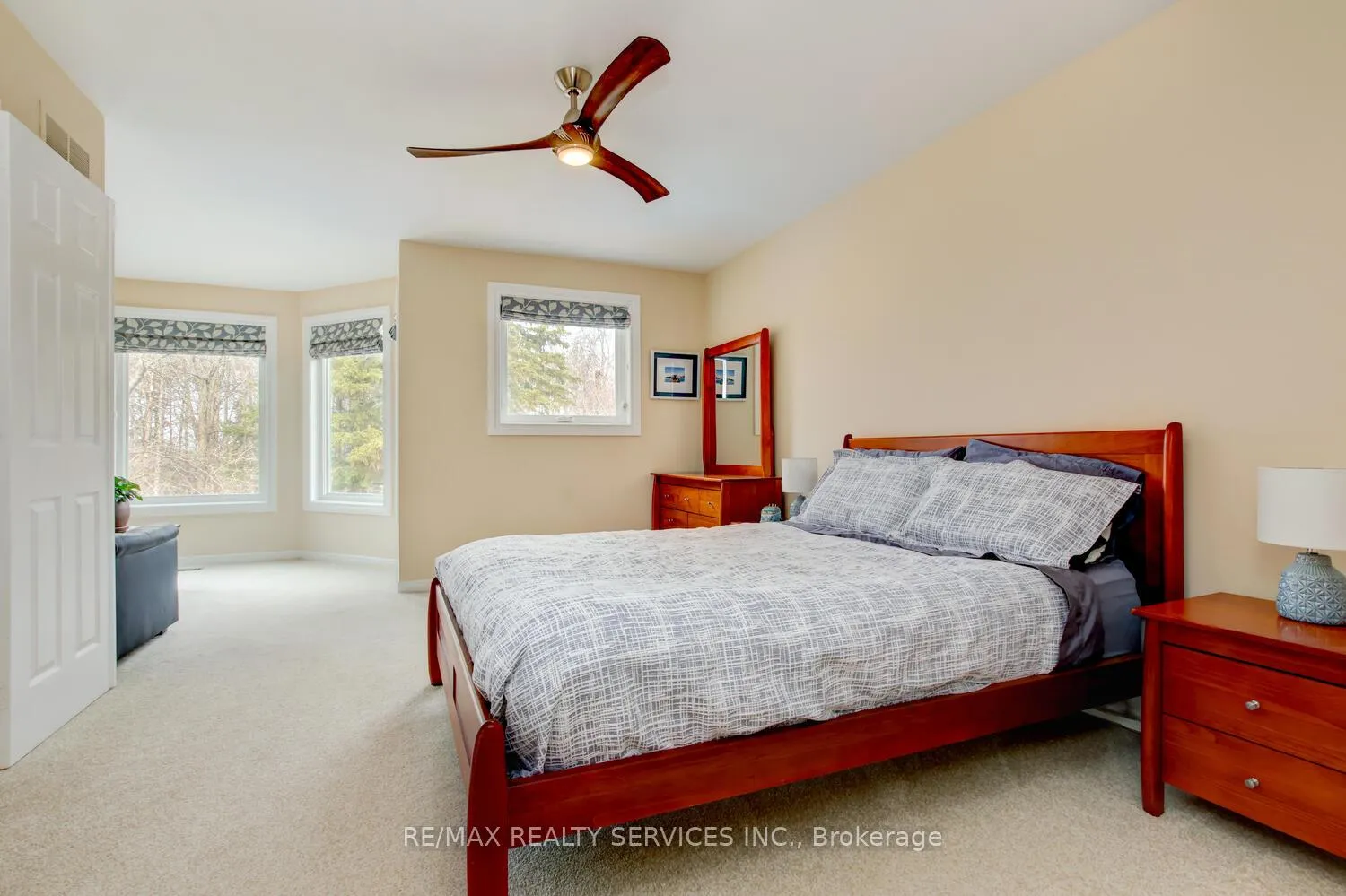 Photo 20 of 28 Chickadee Crescent, Brampton, Snelgrove — HOMEH
