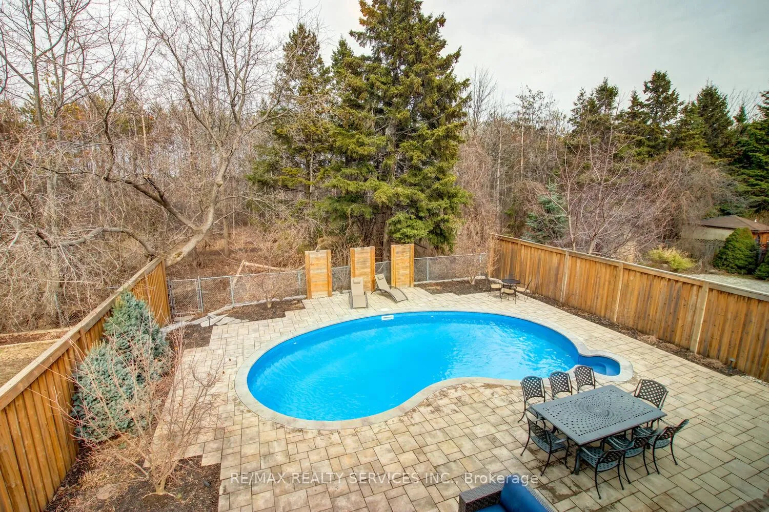 Photo 22 of 28 Chickadee Crescent, Brampton, Snelgrove — HOMEH