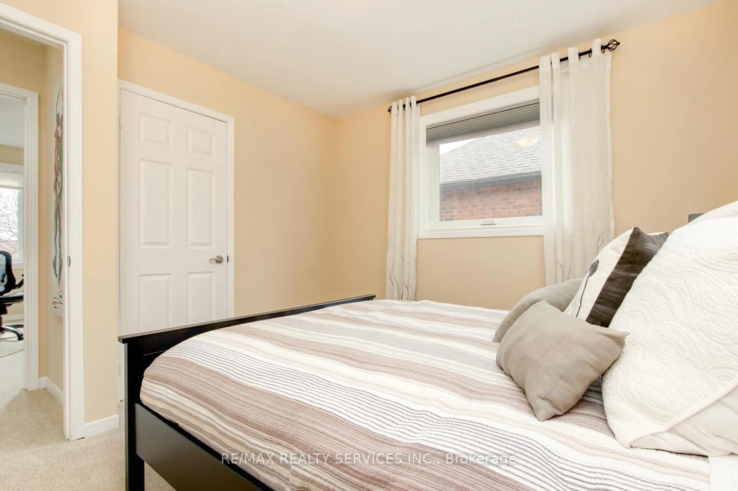 Photo 28 of 28 Chickadee Crescent, Brampton, Snelgrove — HOMEH