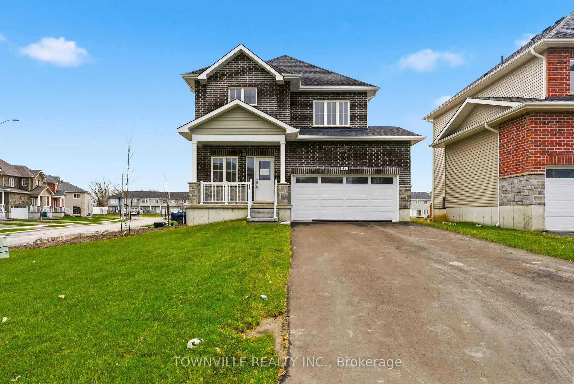 Photo 2 of 42 Bradden Crescent, Belleville, Belleville Ward — HOMEH