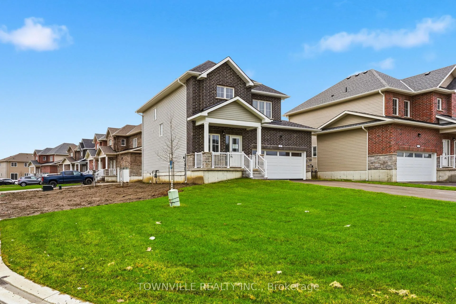 Photo 3 of 42 Bradden Crescent, Belleville, Belleville Ward — HOMEH