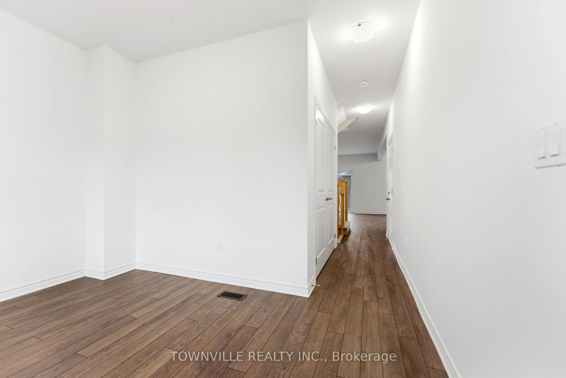 Photo 7 of 42 Bradden Crescent, Belleville, Belleville Ward — HOMEH