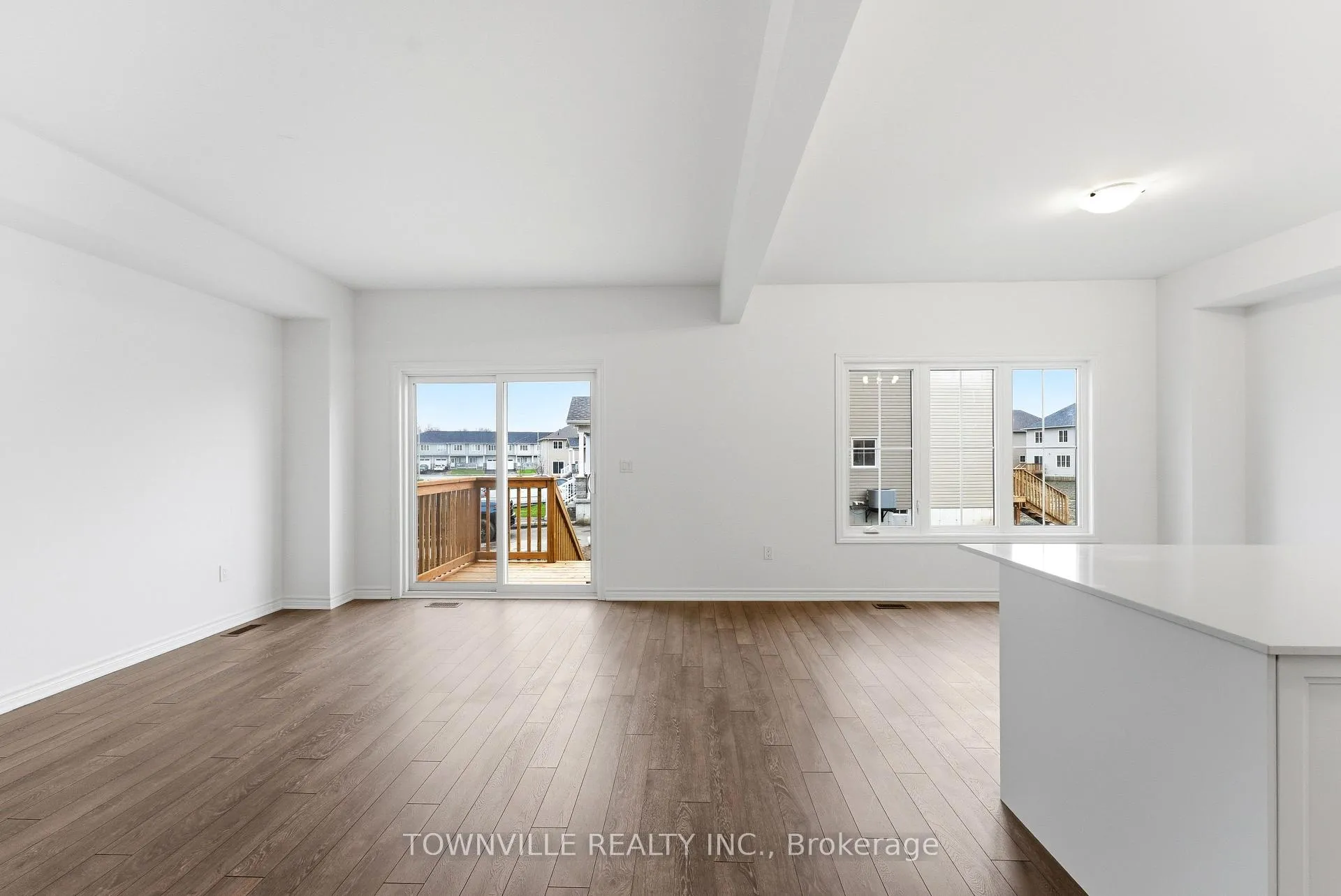 Photo 8 of 42 Bradden Crescent, Belleville, Belleville Ward — HOMEH