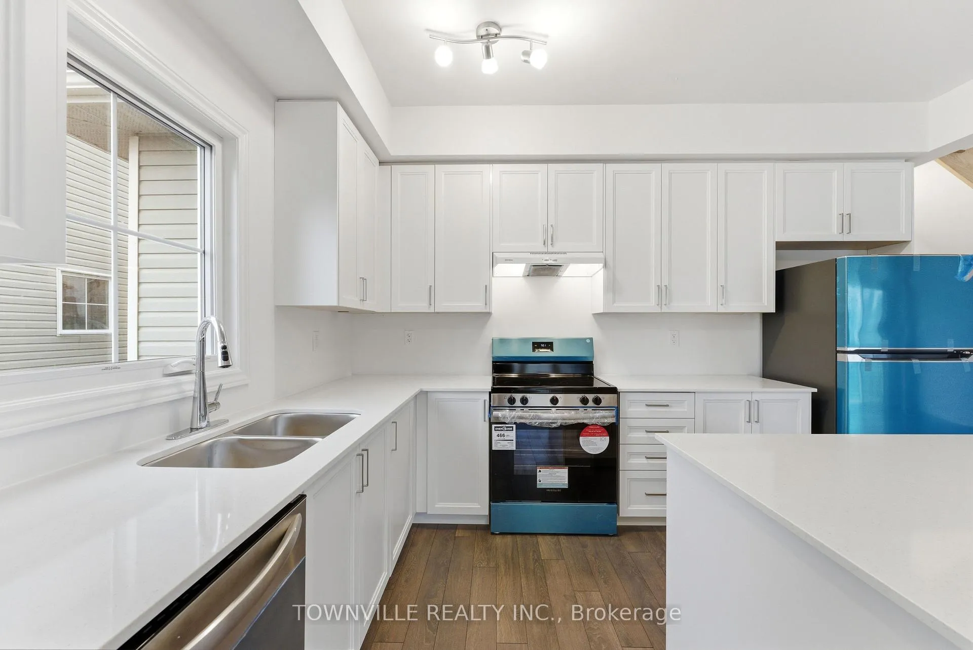 Photo 11 of 42 Bradden Crescent, Belleville, Belleville Ward — HOMEH