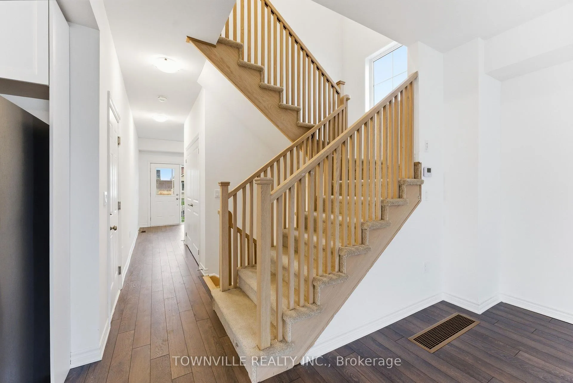 Photo 14 of 42 Bradden Crescent, Belleville, Belleville Ward — HOMEH