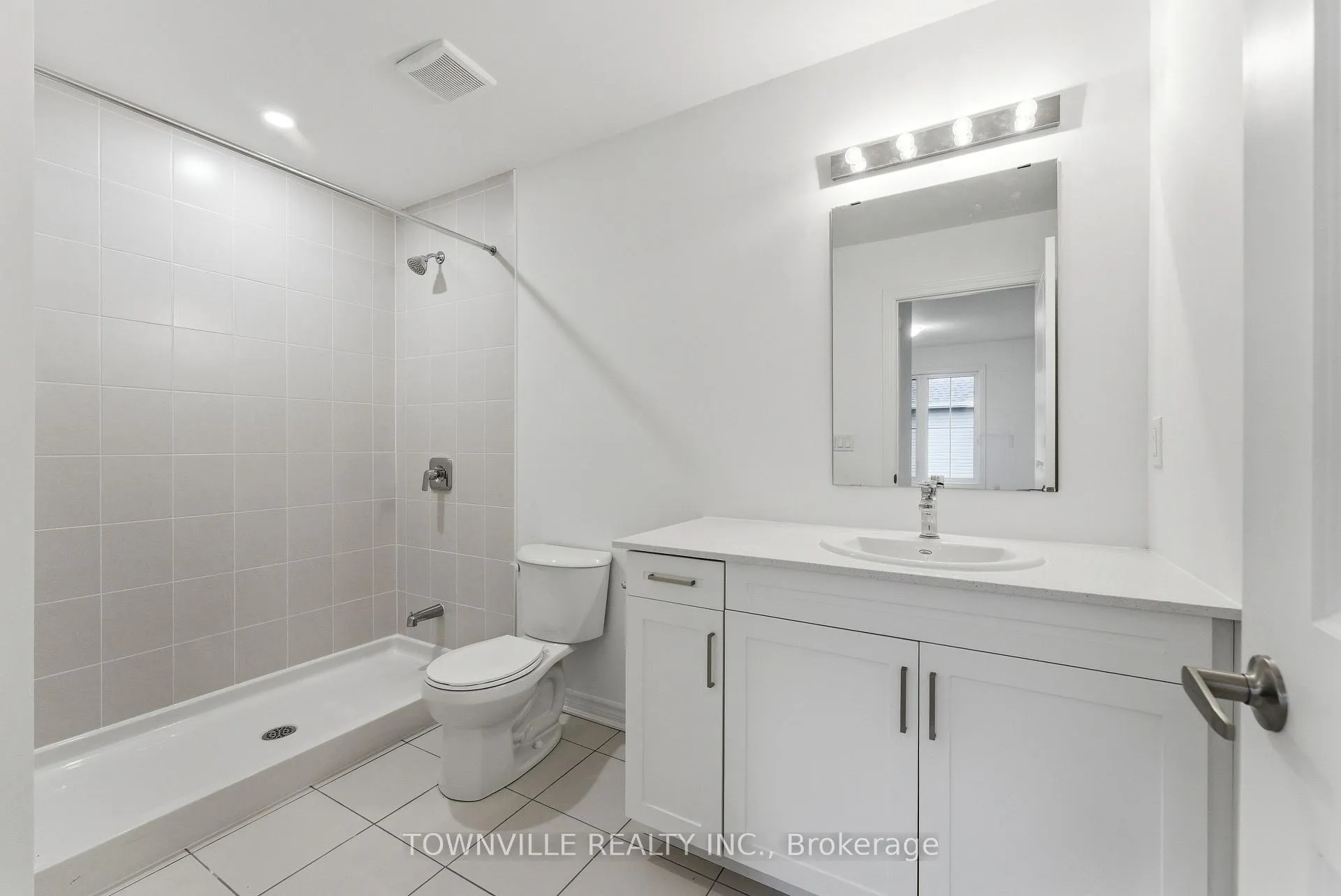 Photo 22 of 42 Bradden Crescent, Belleville, Belleville Ward — HOMEH