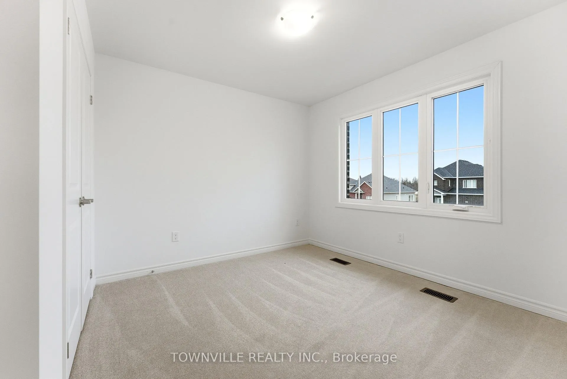 Photo 23 of 42 Bradden Crescent, Belleville, Belleville Ward — HOMEH